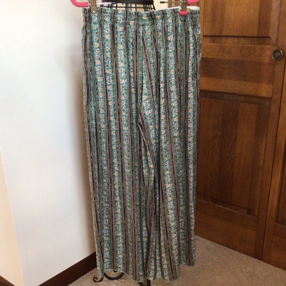 Take Your Tie Off Sage Green Multi Print Wide-Leg Pants, XS - Picture 6 of 9